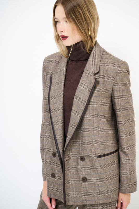 Hnědé kárované sako