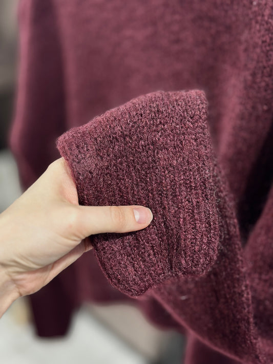 Bordó svetr s rolákem a mohérem