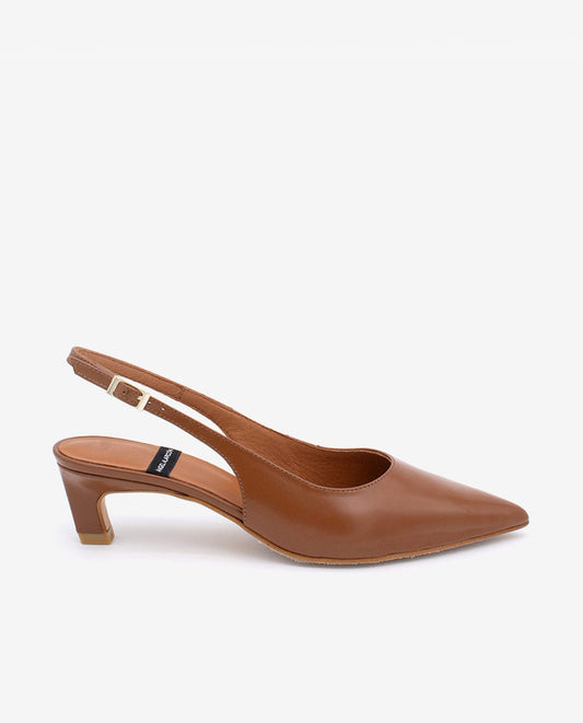 Hnědé kožené boty na nízkém podpatku