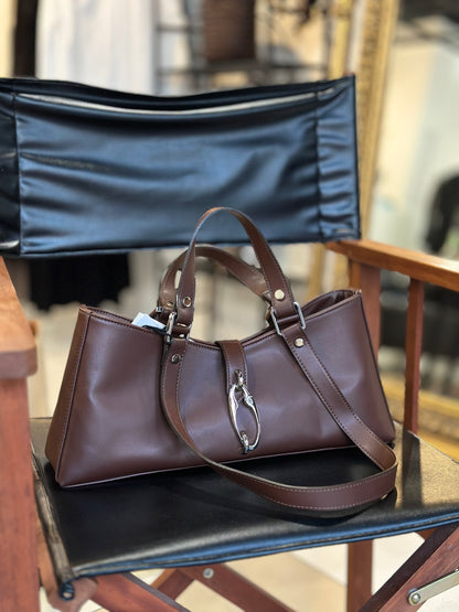 Hnědá tote kabelka z rostlinné kůže