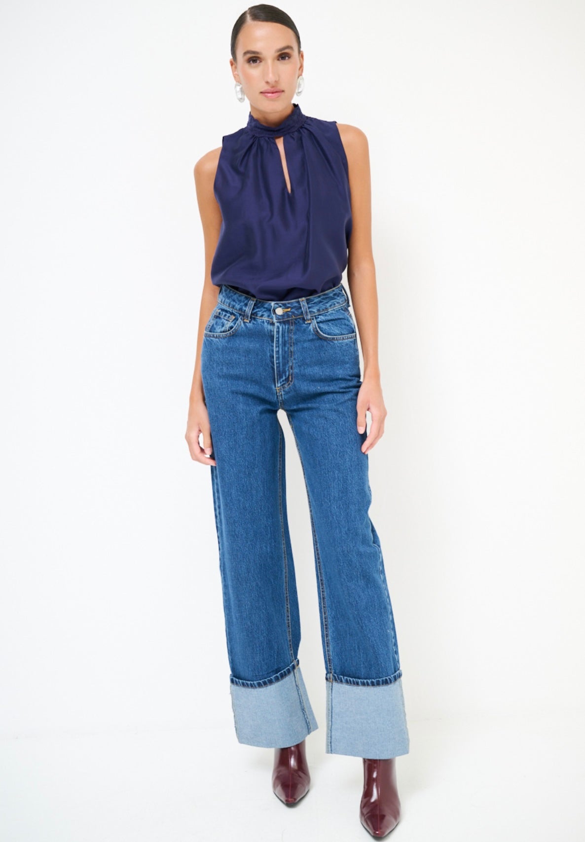 Modré džíny s vysokým lemem