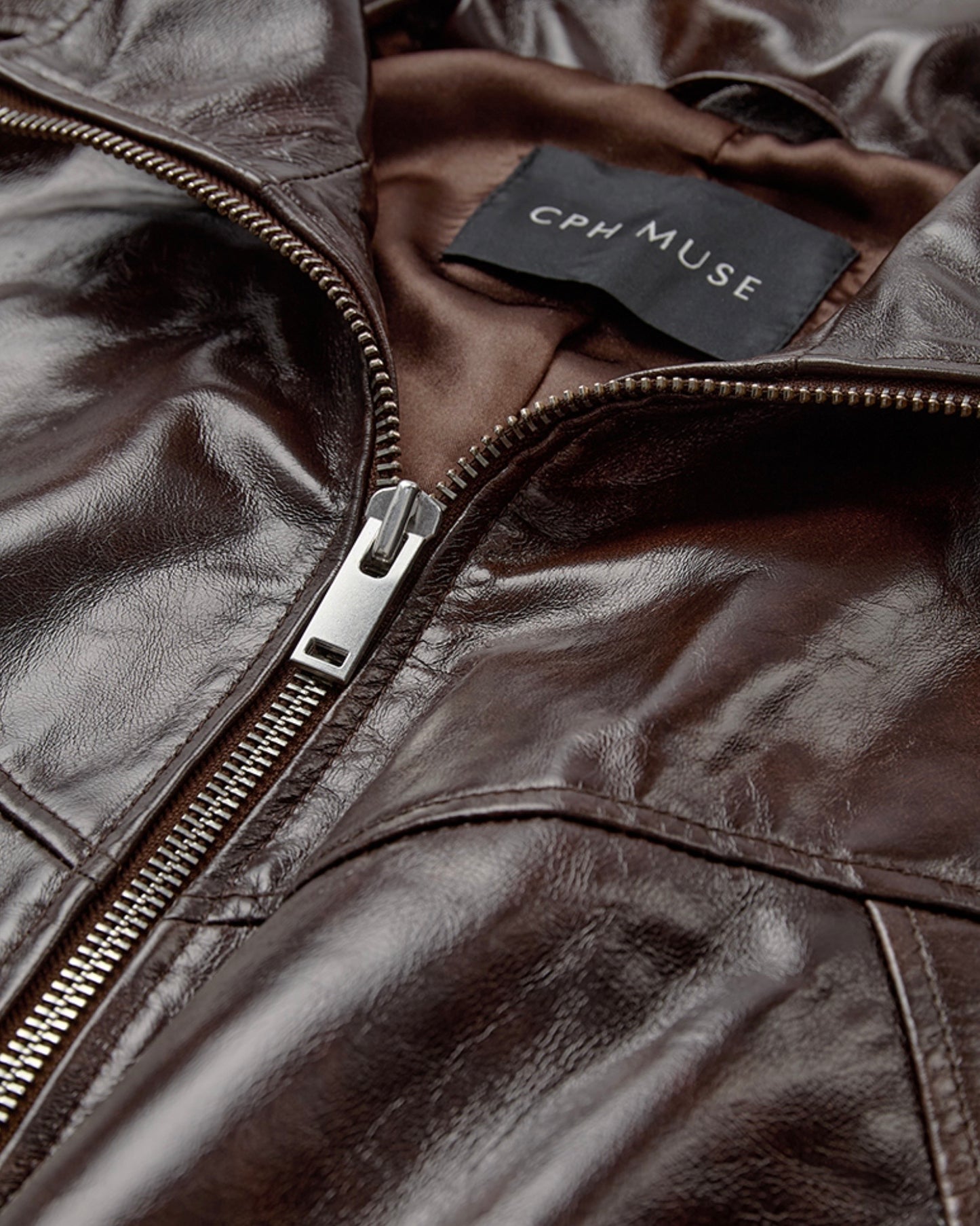 Oversized čokoládový bomber z jehněčí kůže
