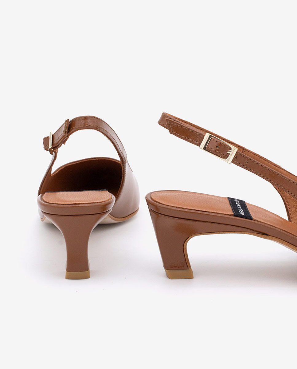 Hnědé kožené boty na nízkém podpatku