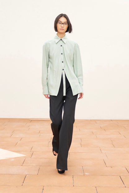 Mintová halenka s detailem