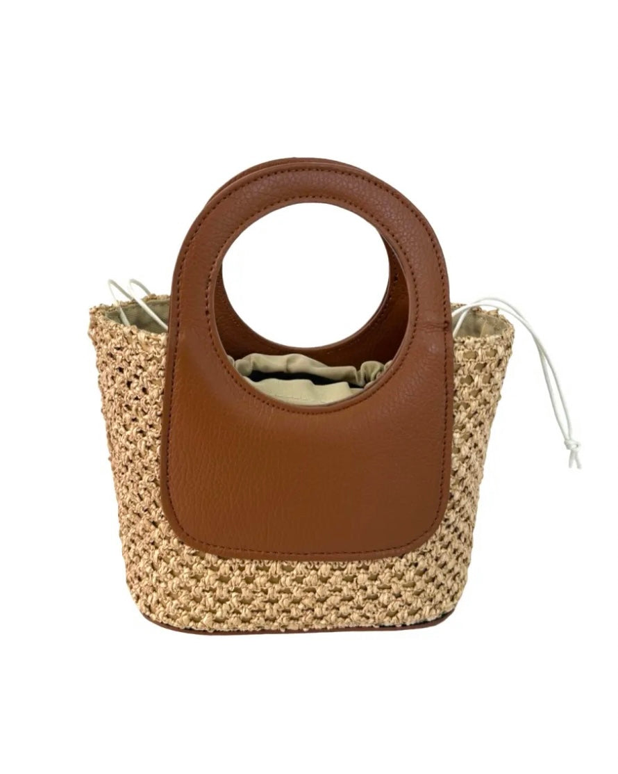 Košík s kruhovým koženým uchem