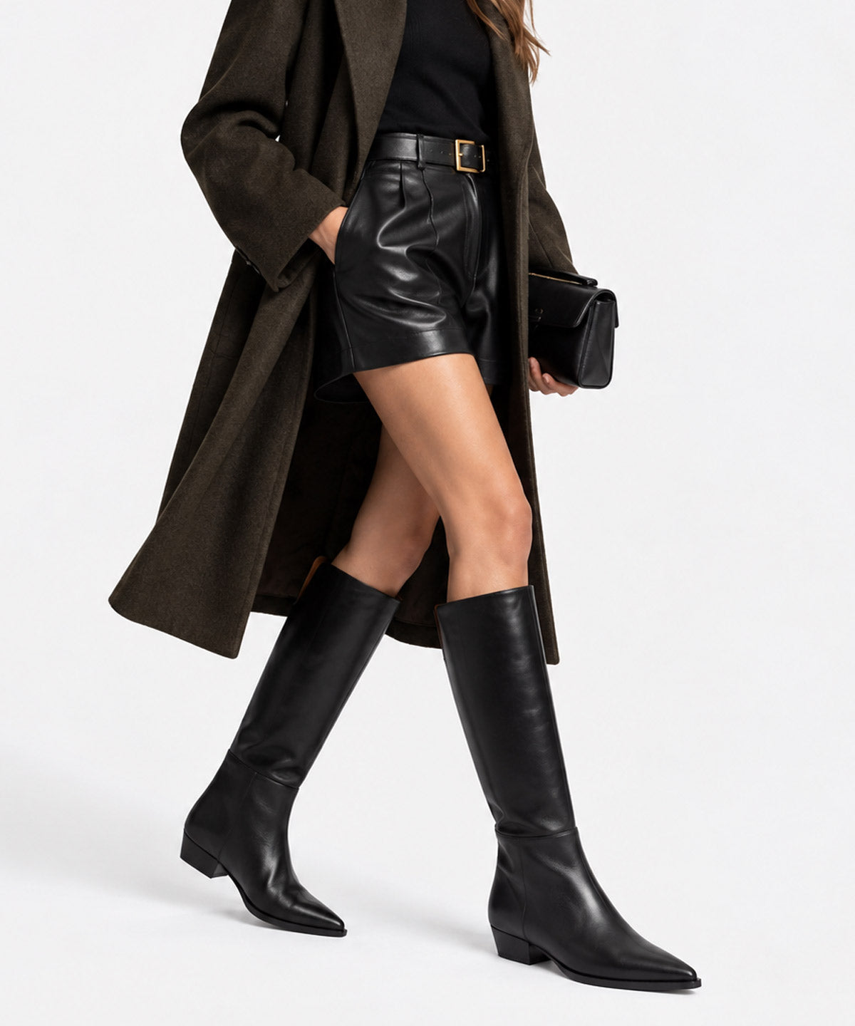Černé kožené kozačky s kovbojským podpatkem