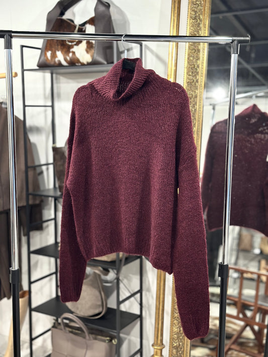 Bordó svetr s rolákem a mohérem