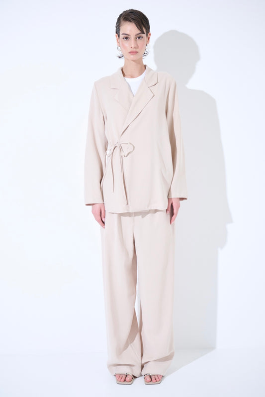 Krémové modalové zavinovací sako/košile