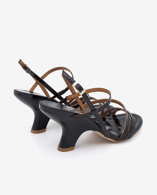 Černé otevřené páskové boty