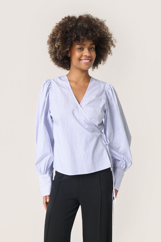 Modrá pruhovaná zavinovací halenka