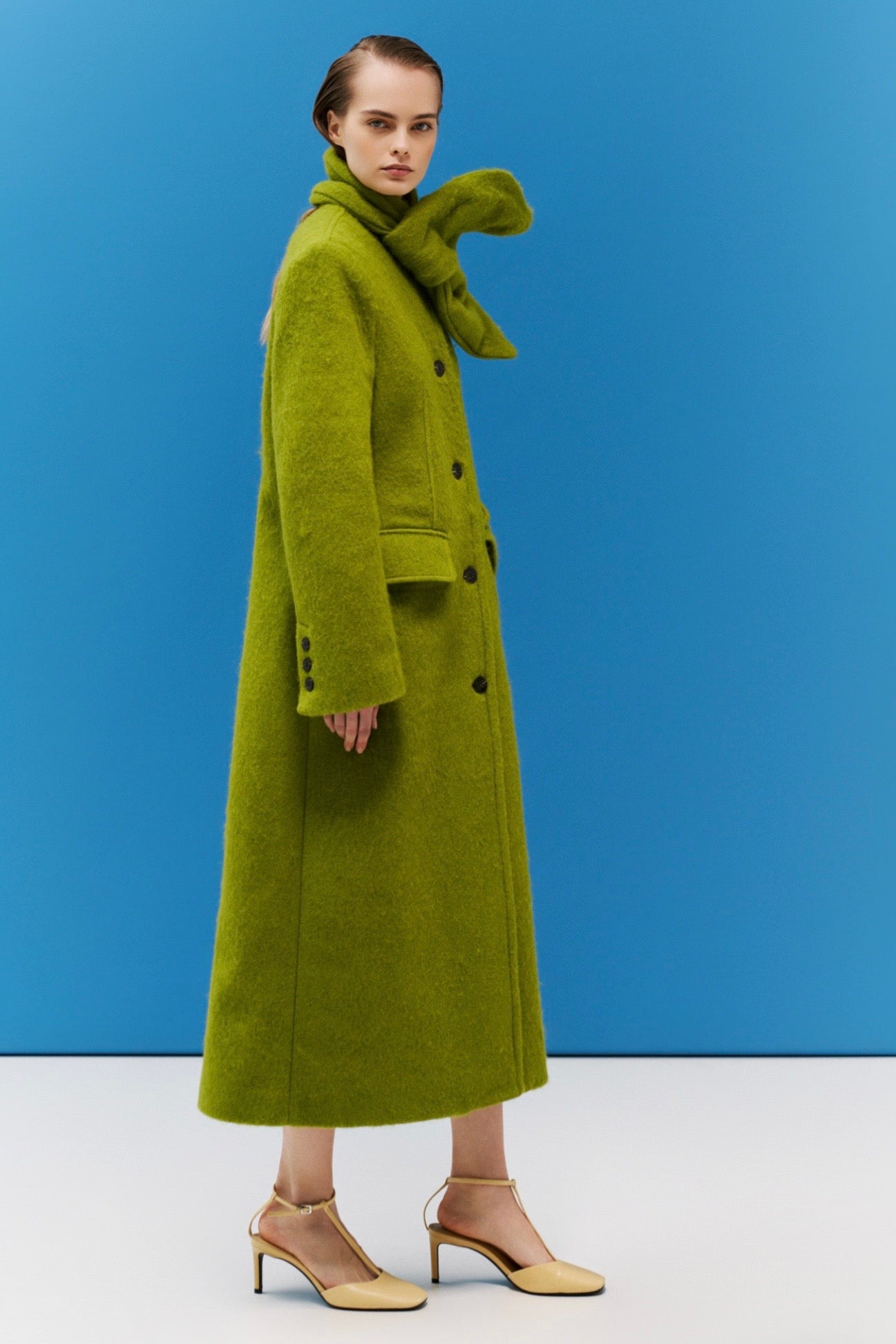 Zelený dlouhý vlněný kabát