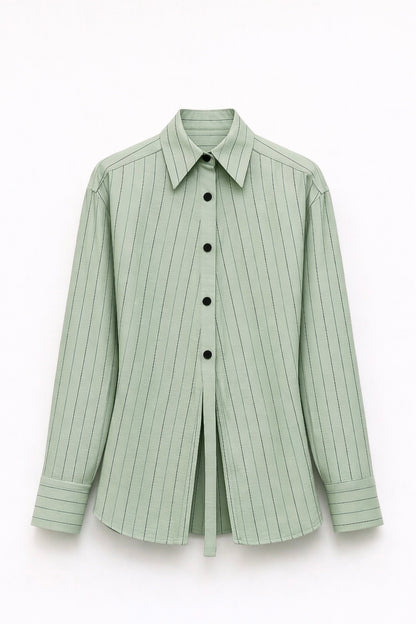 Mintová halenka s detailem