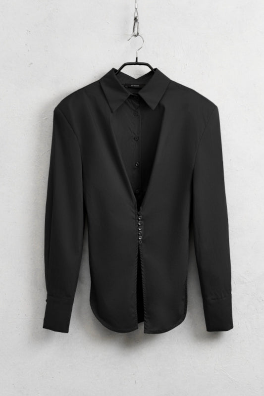 Černá vypasovaná košile