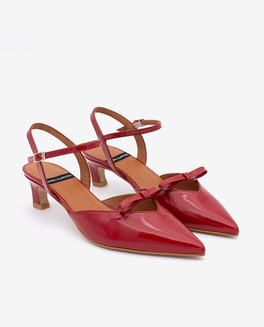 Červené lakované boty na nízkém podpatku s mašličkou