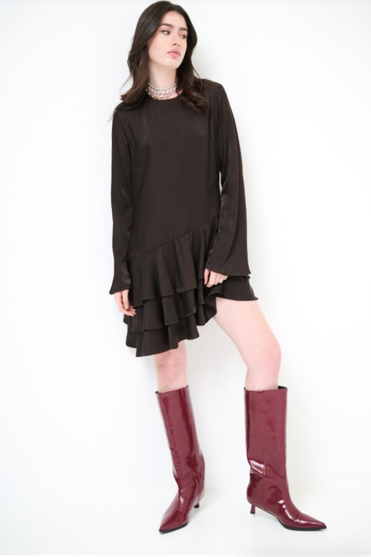 Hnědé asymetrické šaty