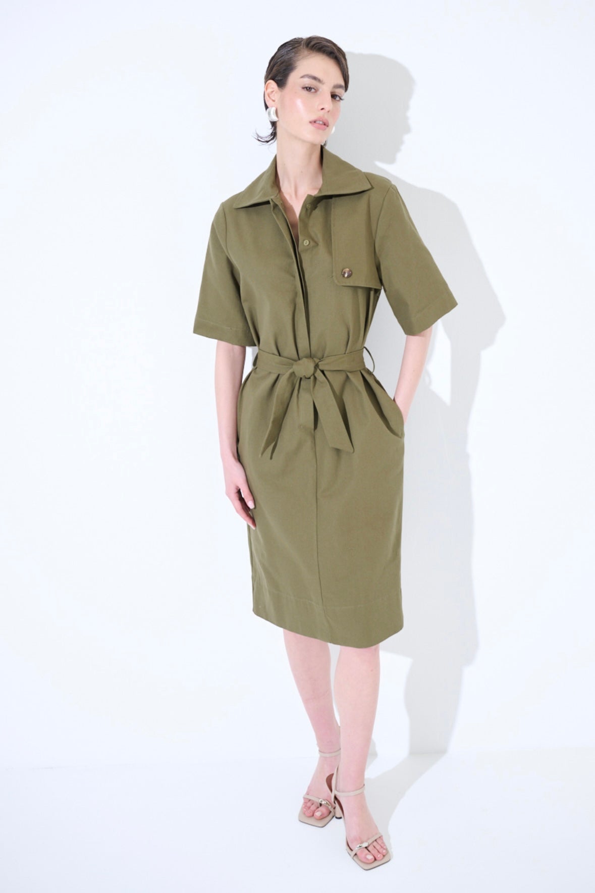 Army zelené pouzdrové bavlněné šaty