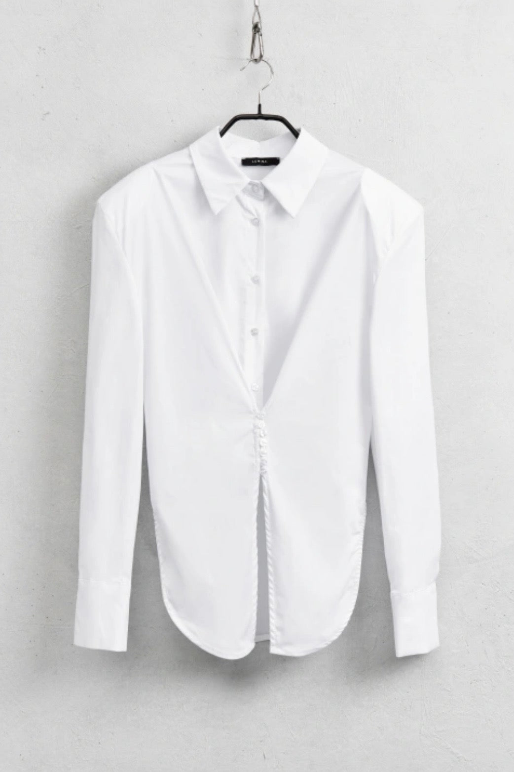 Bílá vypasovaná košile