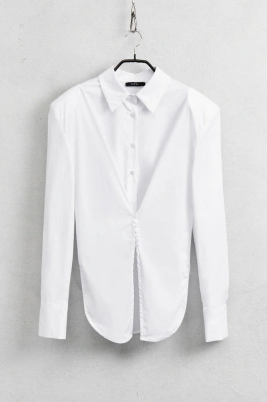 Bílá vypasovaná košile