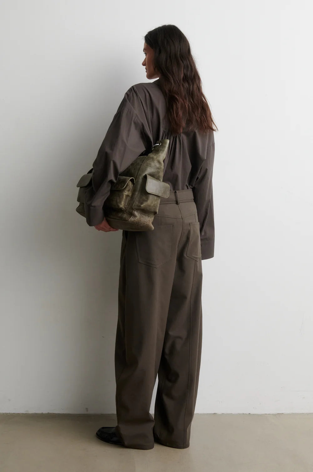 Khaki ultra-lehká košile ze 100% bavlny