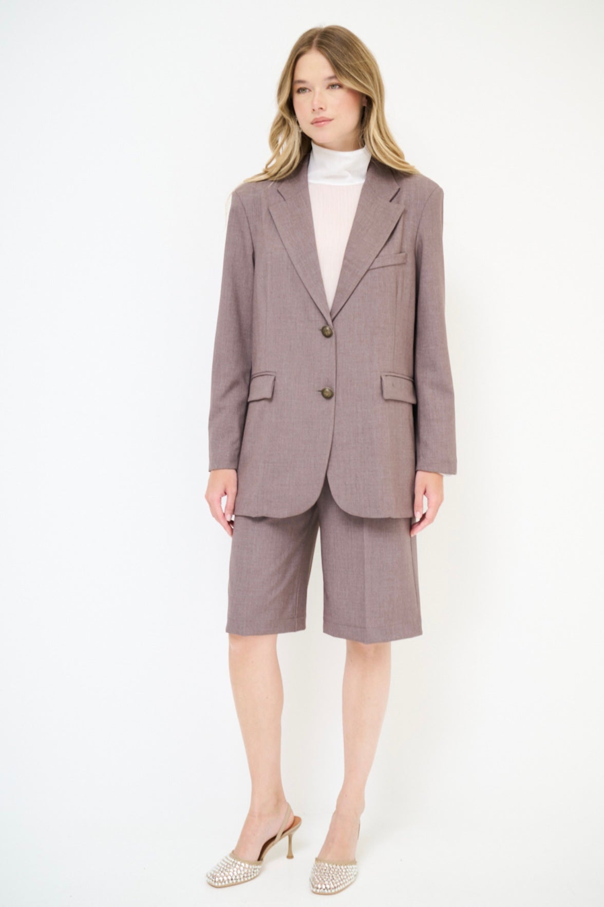 Kávové kostýmové bermudy