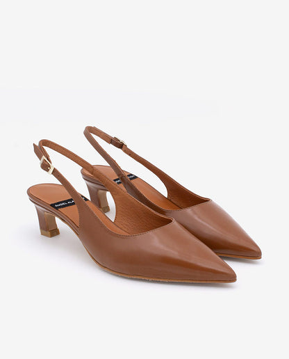 Hnědé kožené boty na nízkém podpatku