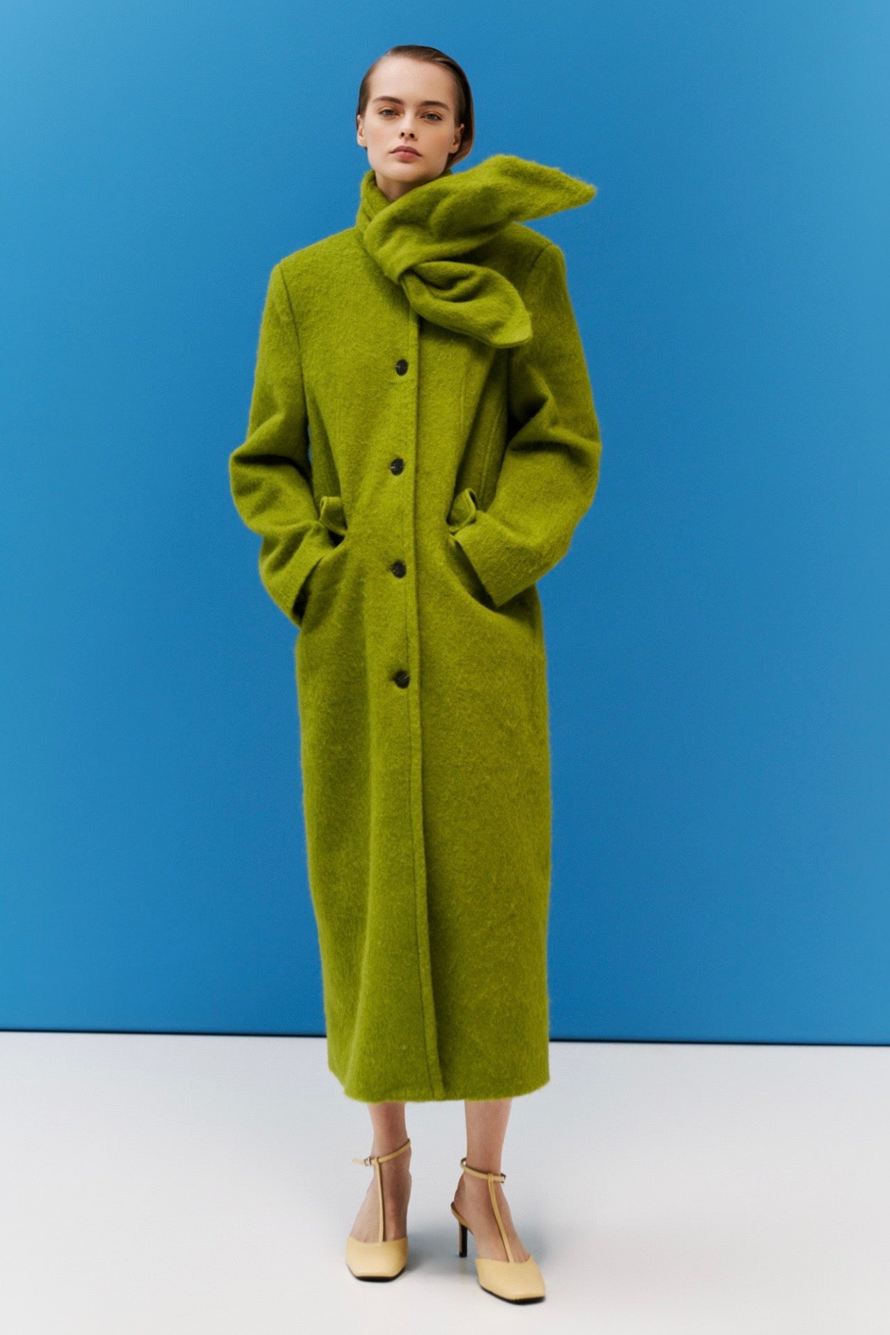 Zelený dlouhý vlněný kabát