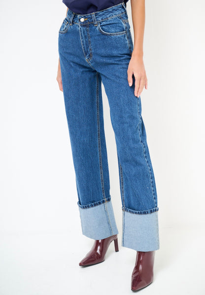 Modré džíny s vysokým lemem