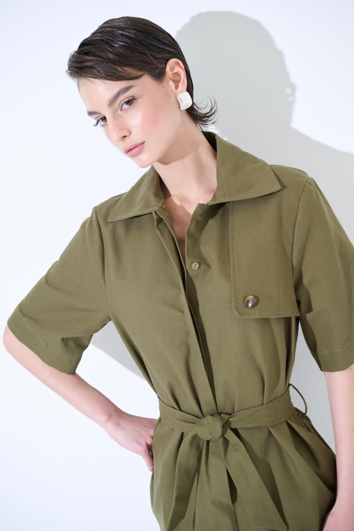 Army zelené pouzdrové bavlněné šaty