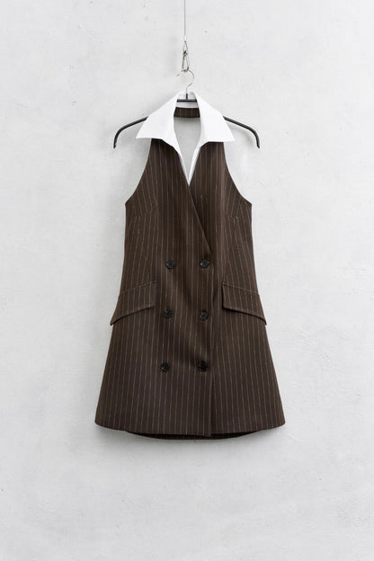 Tmavě hnědé mini šaty s pruhem