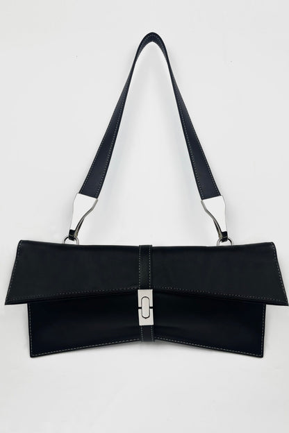 Černá kabelka z rostlinné kůže