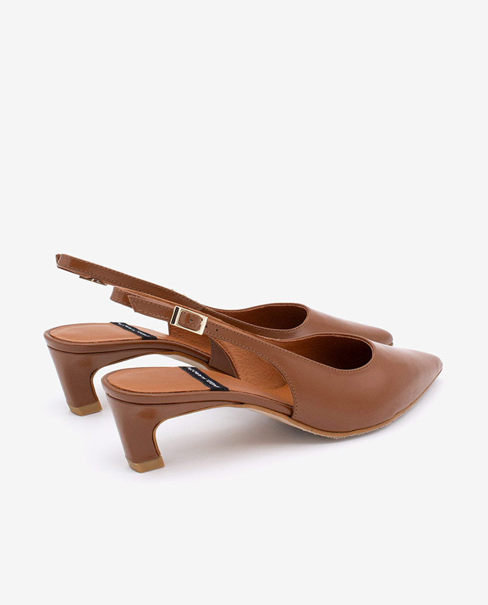 Hnědé kožené boty na nízkém podpatku