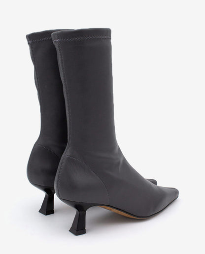 Tmavě šedé kotníkové kozačky na podpatku