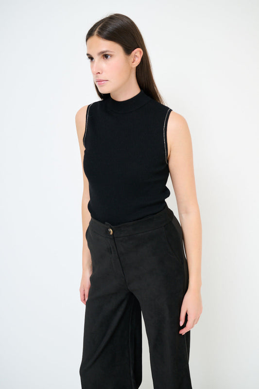 Černý top bez rukávů s merino vlnou