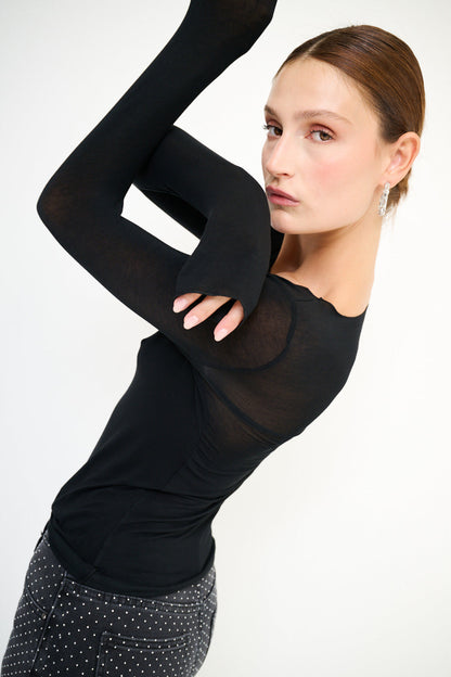 Černý modalový top s lodičkovým výstřihem