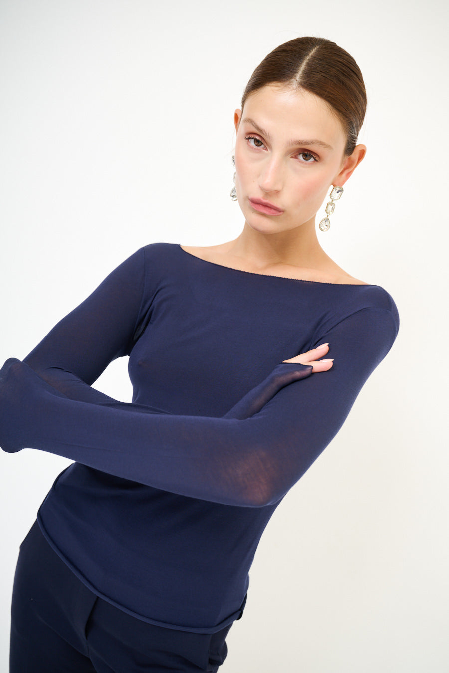 Modrý modalový top s lodičkovým výstřihem