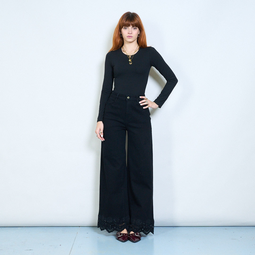 Černé kalhoty s madeirou