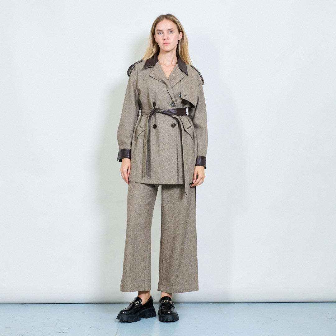 Hnědý kabát na zavazování s 50% podílem vlny