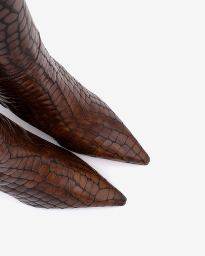 Hnědé vysoké krokodýlí boty na podpatku