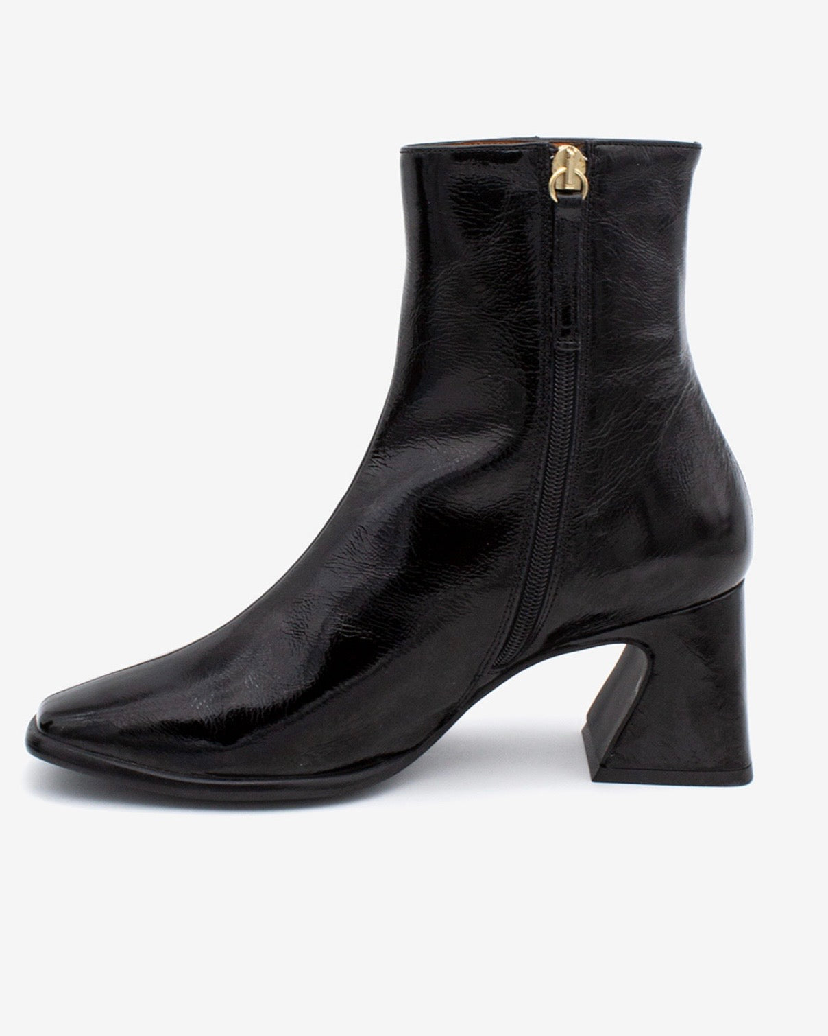 Lakované černé boty na podpatku se zipem