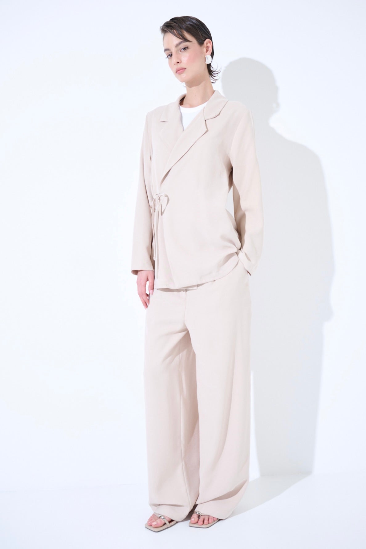 Krémové modalové zavinovací sako/košile