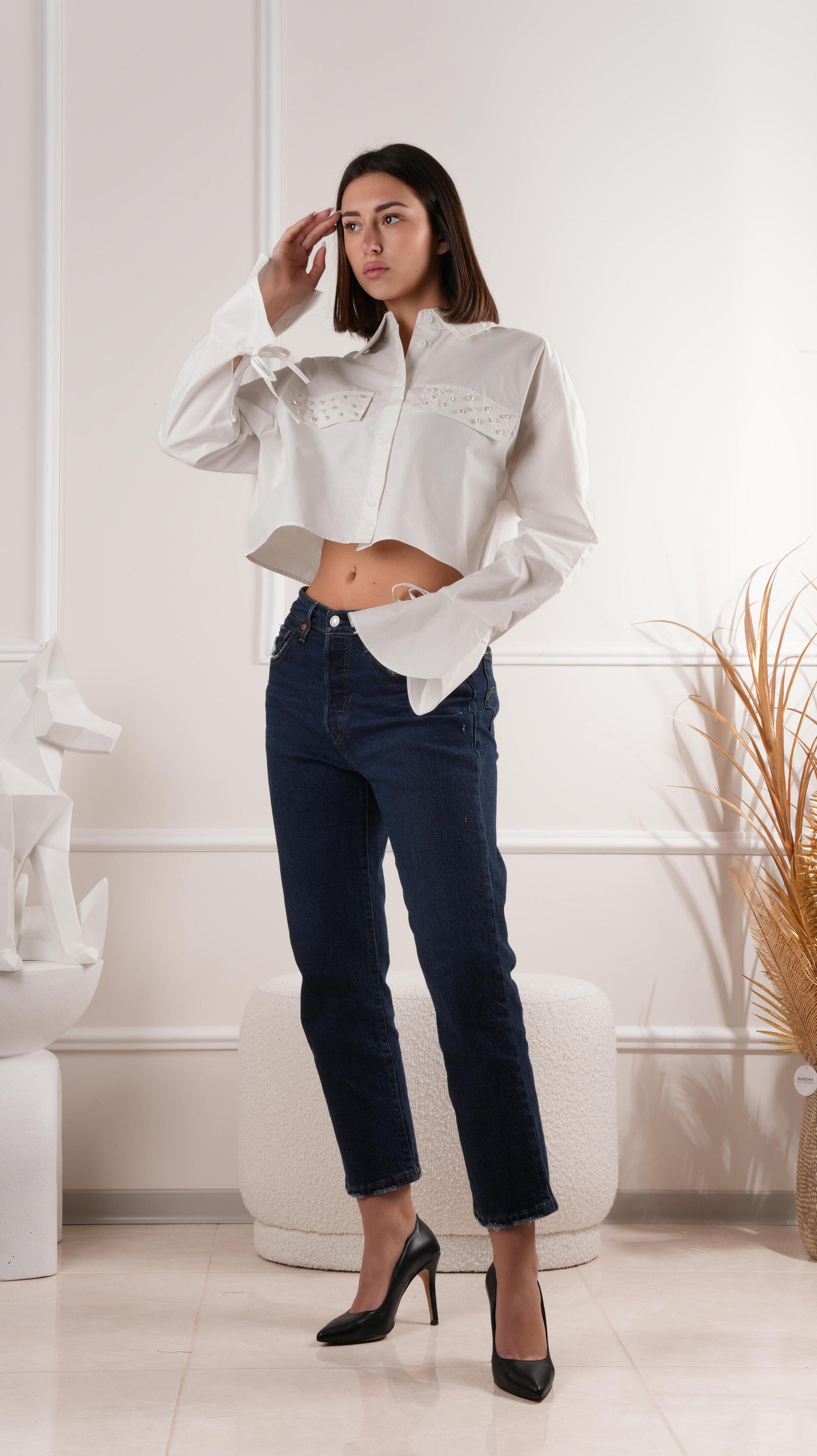 Bílá košile se zvonovými rukávy