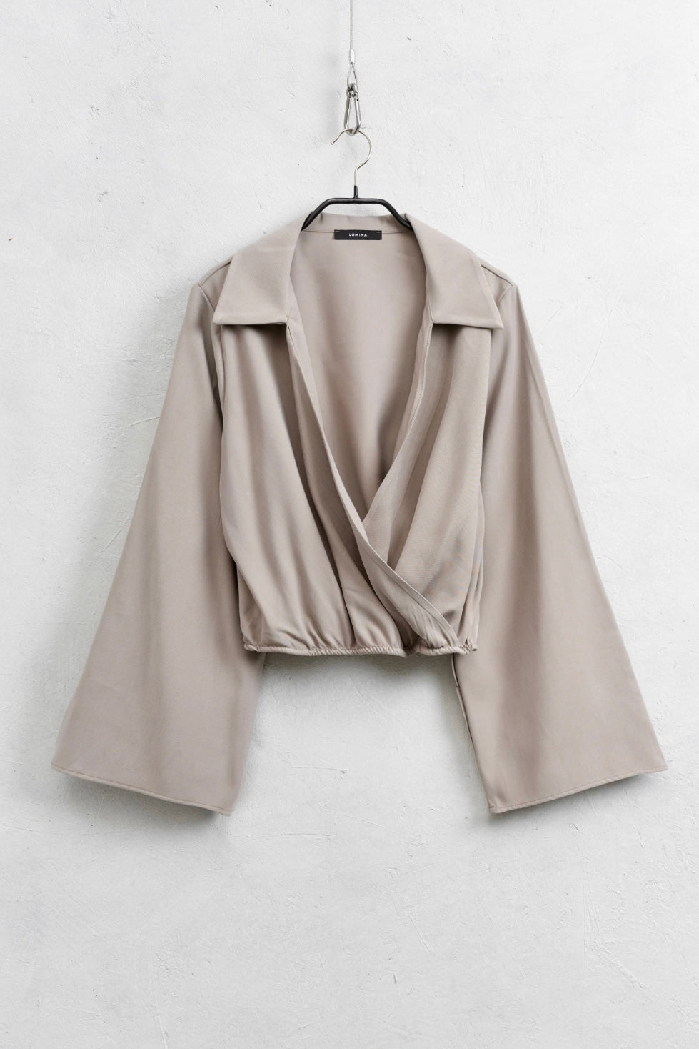 Viskózová taupe halenka s širokými rukávy