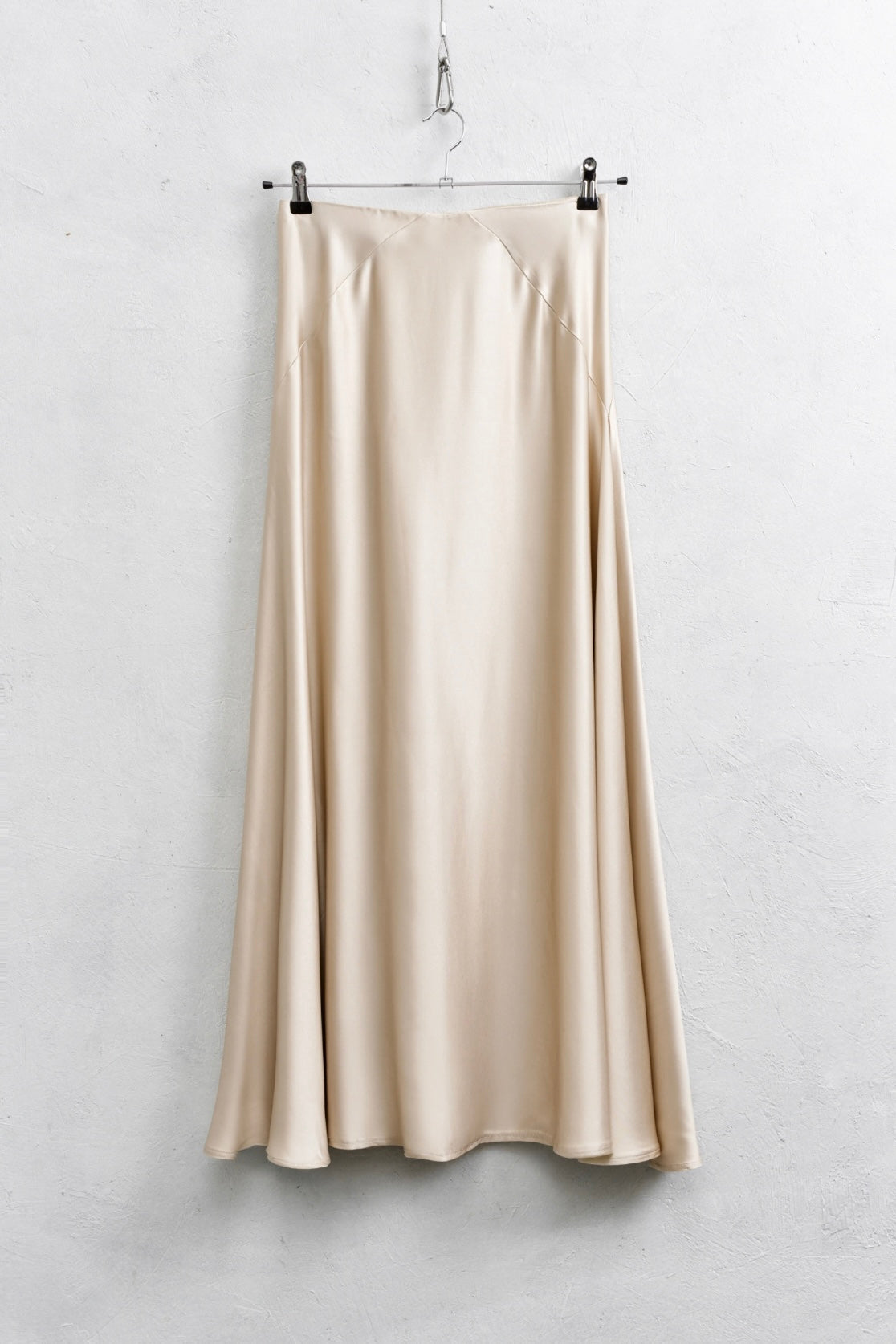 Krémová saténová sukně ze 100% viskózy