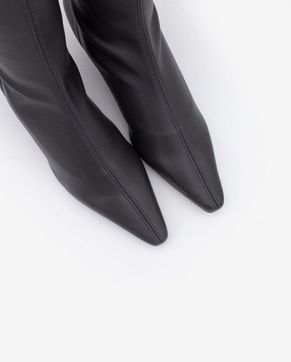 Tmavě šedé kotníkové kozačky na podpatku