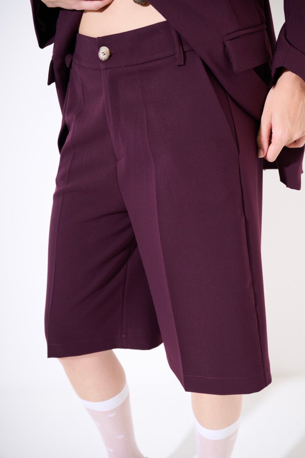Vínové kostýmové bermudy