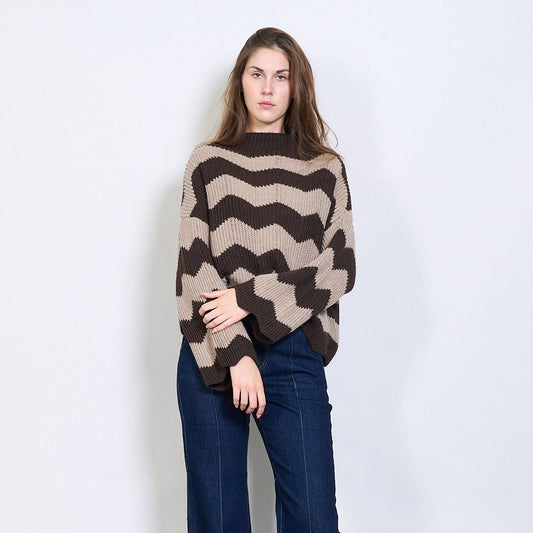 Béžový vzorovaný svetr