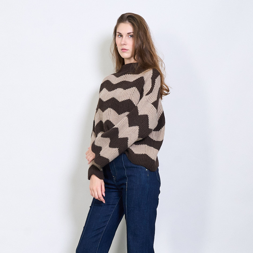 Béžový vzorovaný svetr