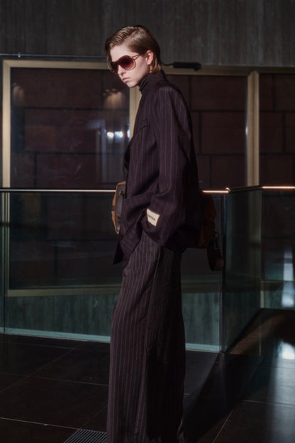 Hnědý blazer s pruhem