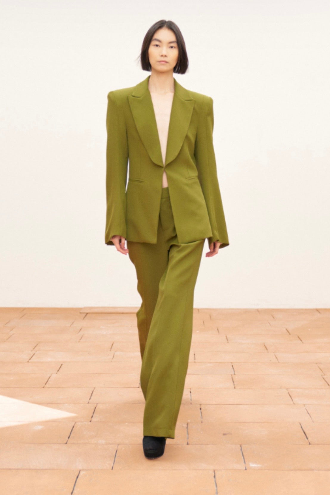 Zelené elegantní vypasované sako