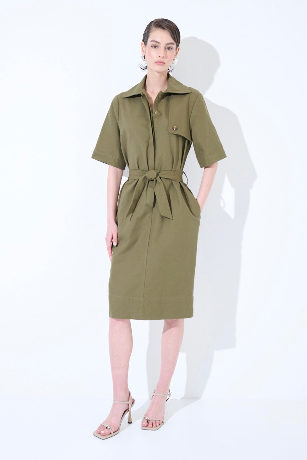 Army zelené pouzdrové bavlněné šaty